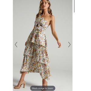 CARO DRESS IN MULTI FLORAL size 4